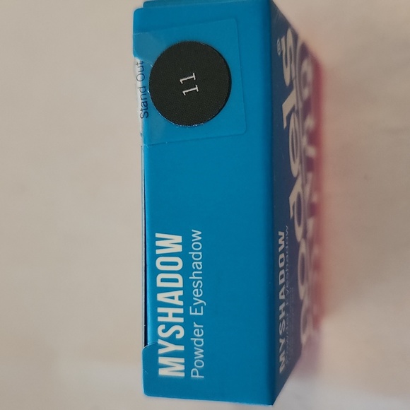 Models Own Eyeshadow - Picture 2 of 4